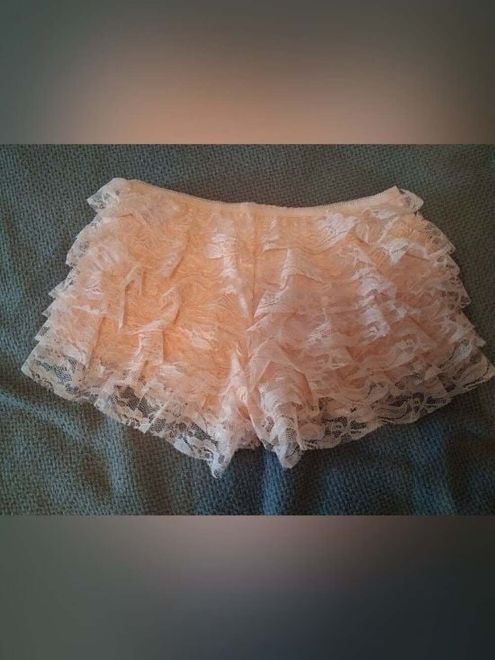 Lace Ruffle Shorts - Picture 5 of 6